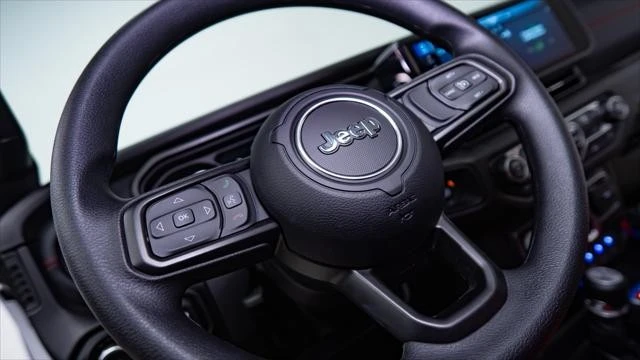 2026 Jeep JL Wrangler - Image 17 of 21