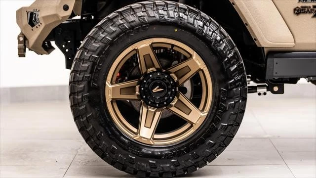 2026 Jeep JL Wrangler - Image 24 of 31