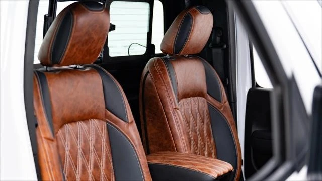 2026 Jeep JL Wrangler - Image 14 of 20