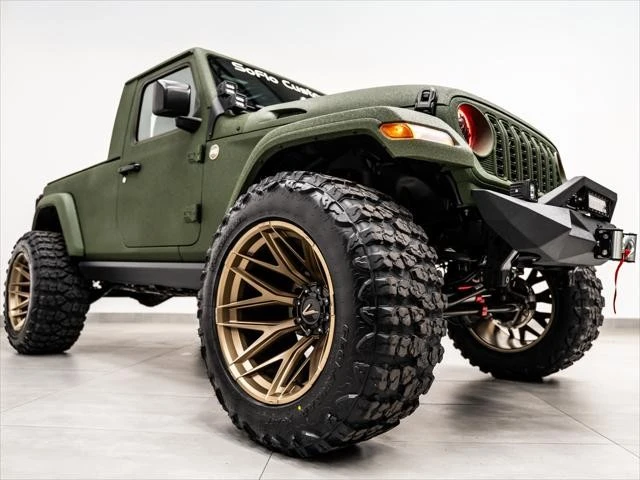 2026 Jeep Wrangler - Image 10 of 31
