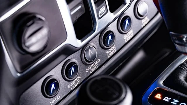 2026 Jeep JL Wrangler - Image 23 of 31