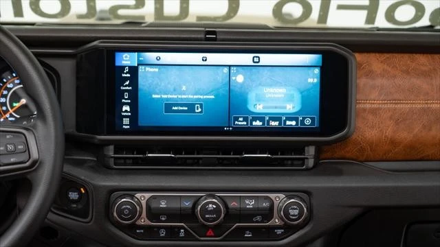 2026 Jeep JL Wrangler - Image 15 of 21
