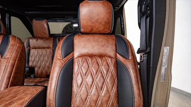 2026 Jeep JL Wrangler - Image 24 of 31