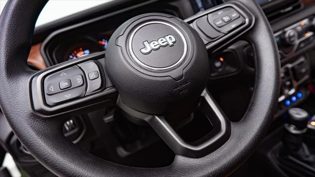 2026 Jeep JL Wrangler - Image 26 of 31