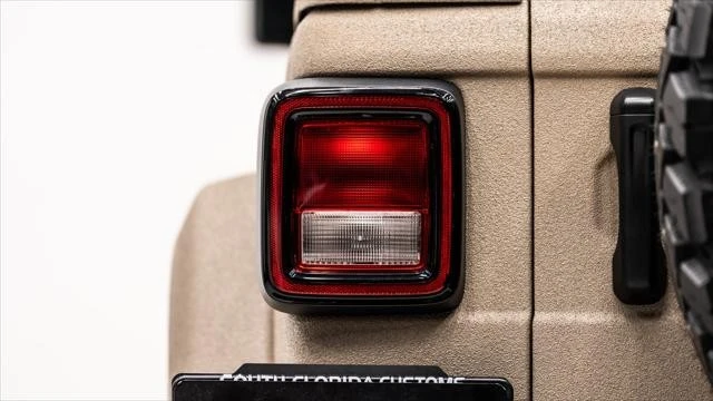 2026 Jeep JL Wrangler - Image 11 of 31