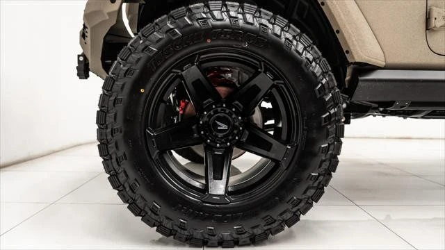 2026 Jeep JL Wrangler - Image 14 of 25