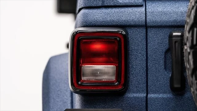 2026 Jeep JL Wrangler - Image 16 of 31
