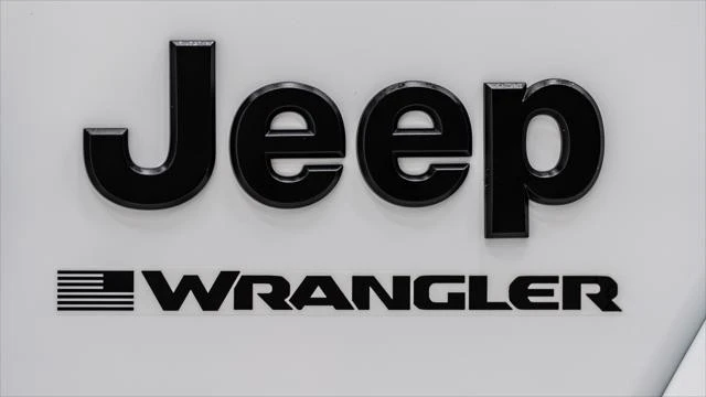 2026 Jeep JL Wrangler - Image 15 of 21