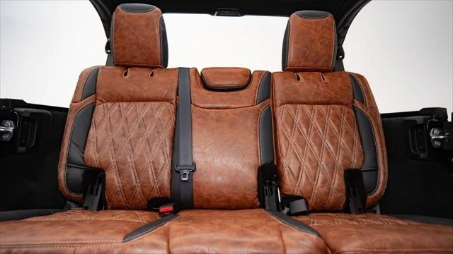 2026 Jeep JL Wrangler - Image 19 of 21