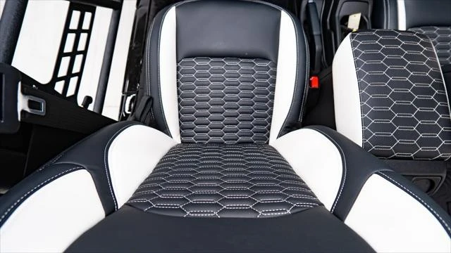 2026 Jeep JL Wrangler - Image 17 of 31