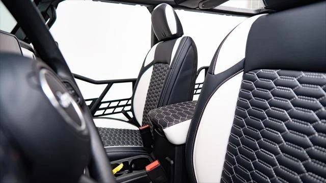 2026 Jeep JL Wrangler - Image 28 of 31