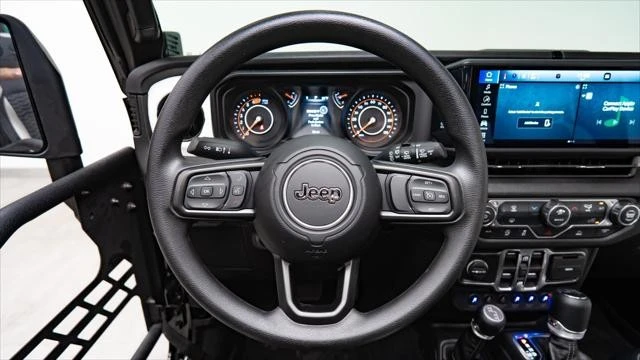 2026 Jeep JL Wrangler - Image 18 of 31