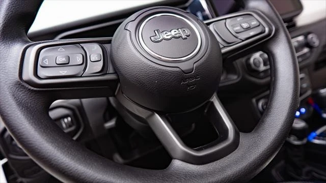 2026 Jeep JL Wrangler - Image 26 of 31