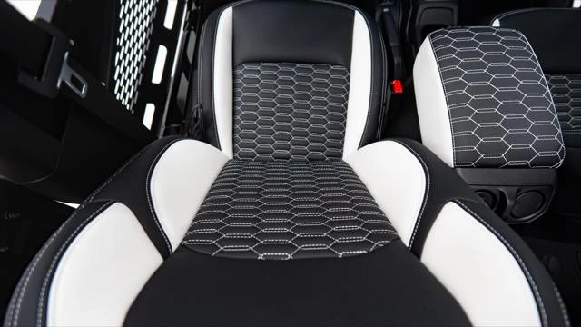 2026 Jeep JL Wrangler - Image 28 of 31