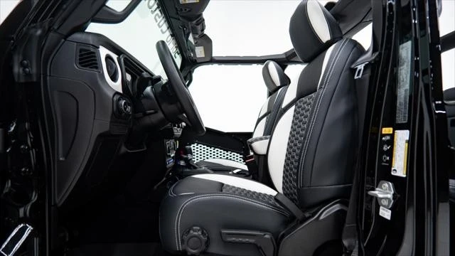 2026 Jeep JL Wrangler - Image 30 of 31