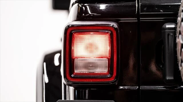 2026 Jeep JL Wrangler - Image 15 of 31