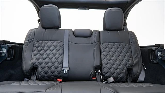 2026 Jeep JL Wrangler - Image 30 of 31