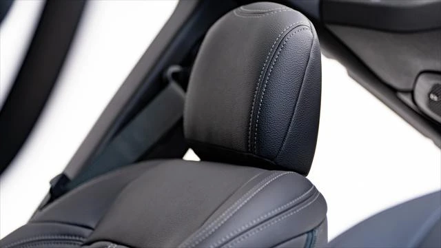 2026 Jeep JL Wrangler - Image 24 of 31
