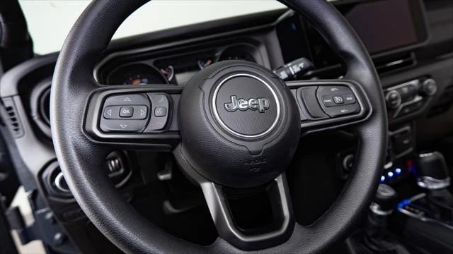 2026 Jeep JL Wrangler - Image 30 of 31
