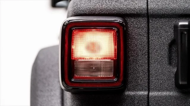2026 Jeep JL Wrangler - Image 10 of 31
