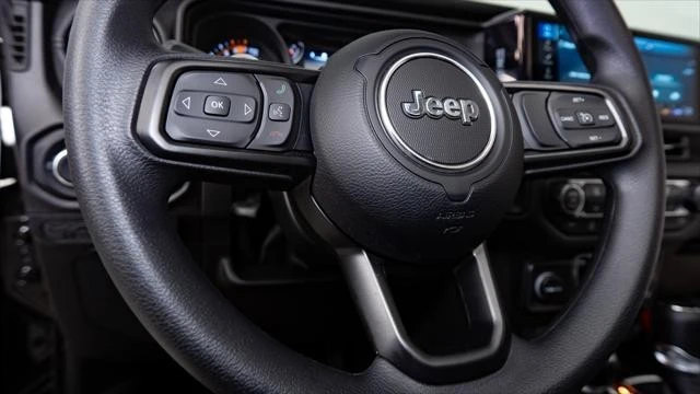 2026 Jeep JL Wrangler - Image 27 of 31