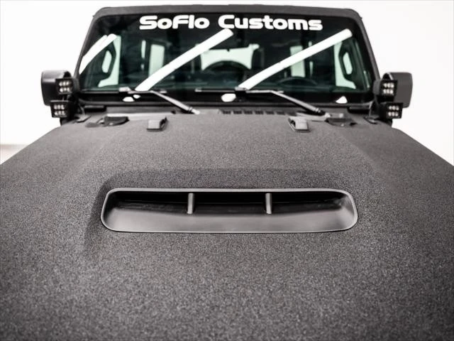 2026 Jeep JL Wrangler - Image 17 of 31