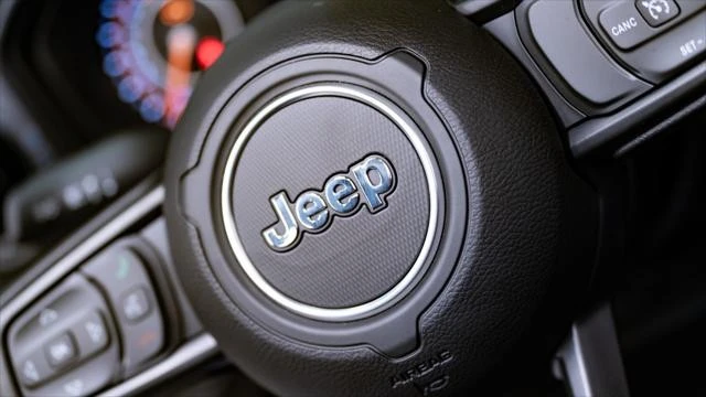 2026 Jeep JL Wrangler - Image 19 of 31