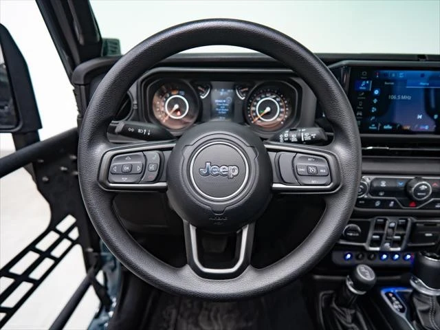 2026 Jeep JL Wrangler - Image 24 of 31