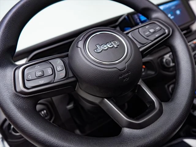 2026 Jeep JL Wrangler - Image 25 of 31