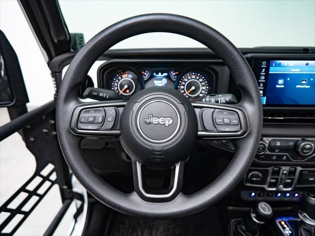 2026 Jeep JL Wrangler - Image 24 of 31