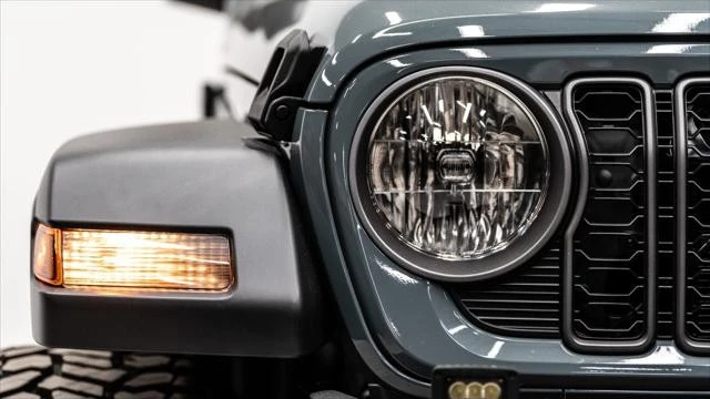 2026 Jeep JL Wrangler - Image 16 of 21
