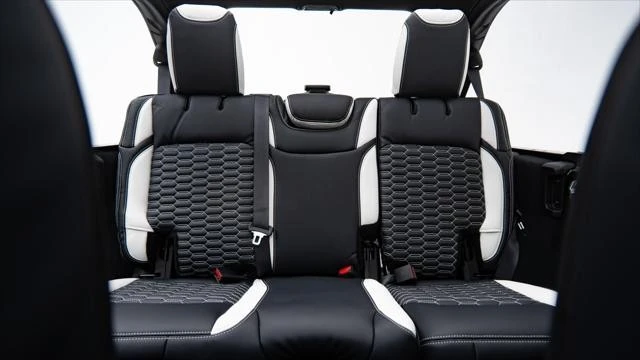 2026 Jeep JL Wrangler - Image 19 of 21