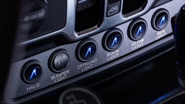 2026 Jeep JL Wrangler - Image 14 of 31