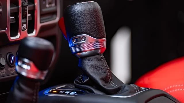 2026 Jeep JL Wrangler - Image 15 of 31