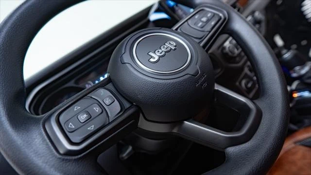2026 Jeep JL Wrangler - Image 13 of 31