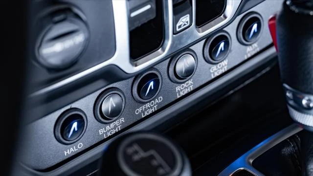 2026 Jeep JL Wrangler - Image 17 of 31