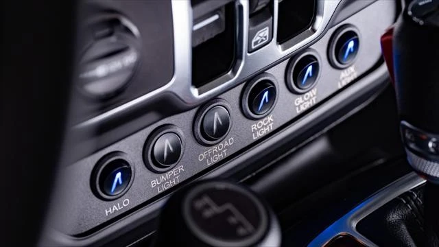 2026 Jeep JL Wrangler - Image 19 of 31