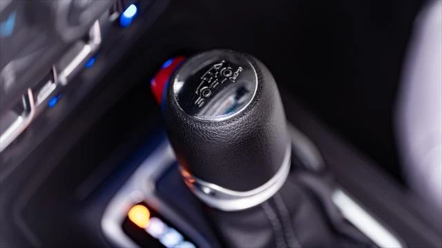 2026 Jeep JL Wrangler - Image 23 of 31