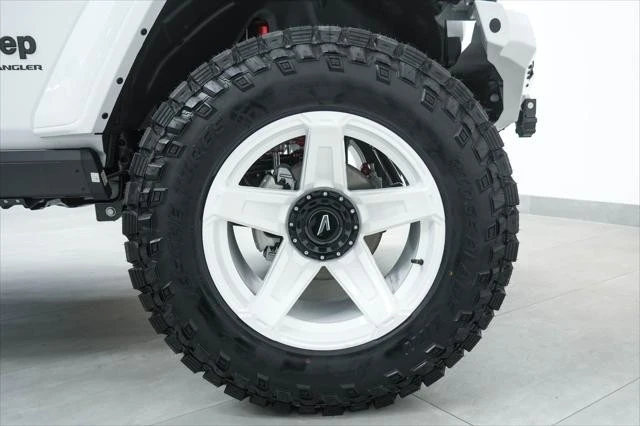 2026 Jeep JL Wrangler - Image 5 of 31