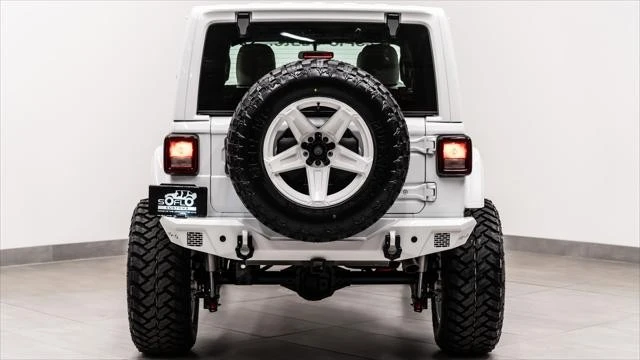 2026 Jeep JL Wrangler - Image 9 of 31