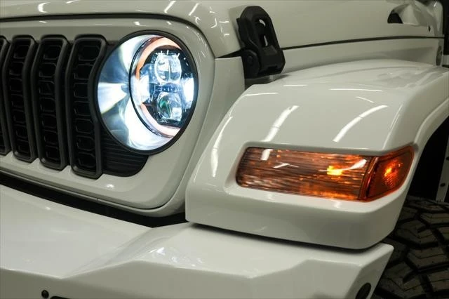 2026 Jeep JL Wrangler - Image 23 of 31