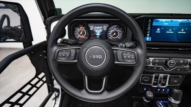 2026 Jeep JL Wrangler - Image 19 of 31
