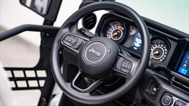 2026 Jeep JL Wrangler - Image 24 of 31