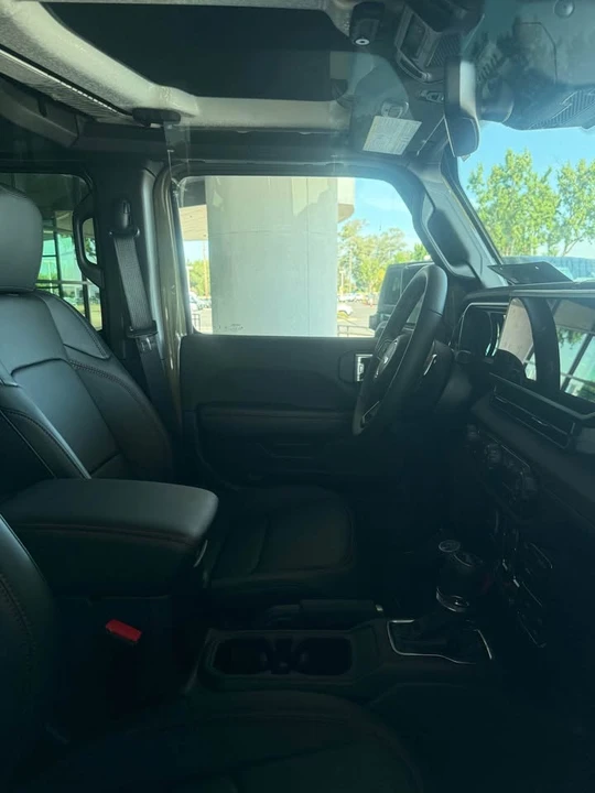 2026 Jeep JL Wrangler - Image 4 of 5