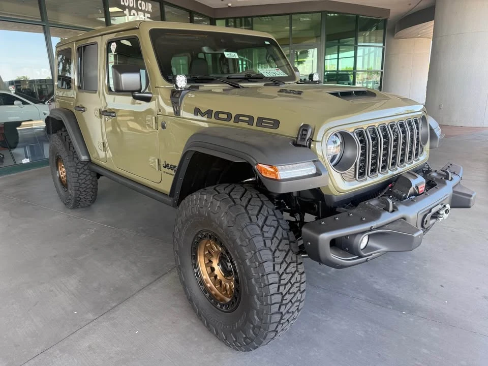 2026 Jeep JL Wrangler - Image 3 of 5
