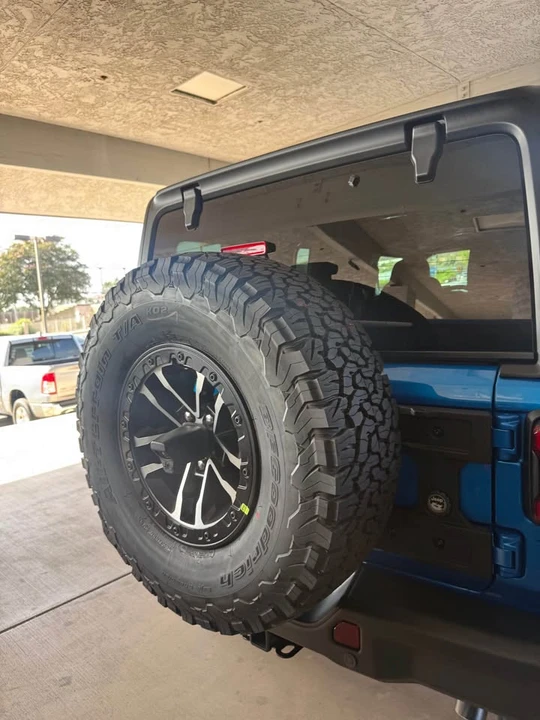 2026 Jeep Wrangler - Image 5 of 10