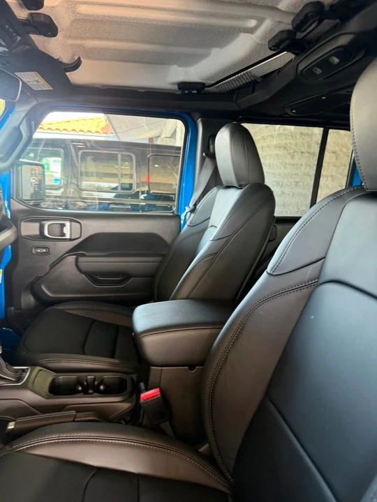 2026 Jeep Wrangler - Image 7 of 10