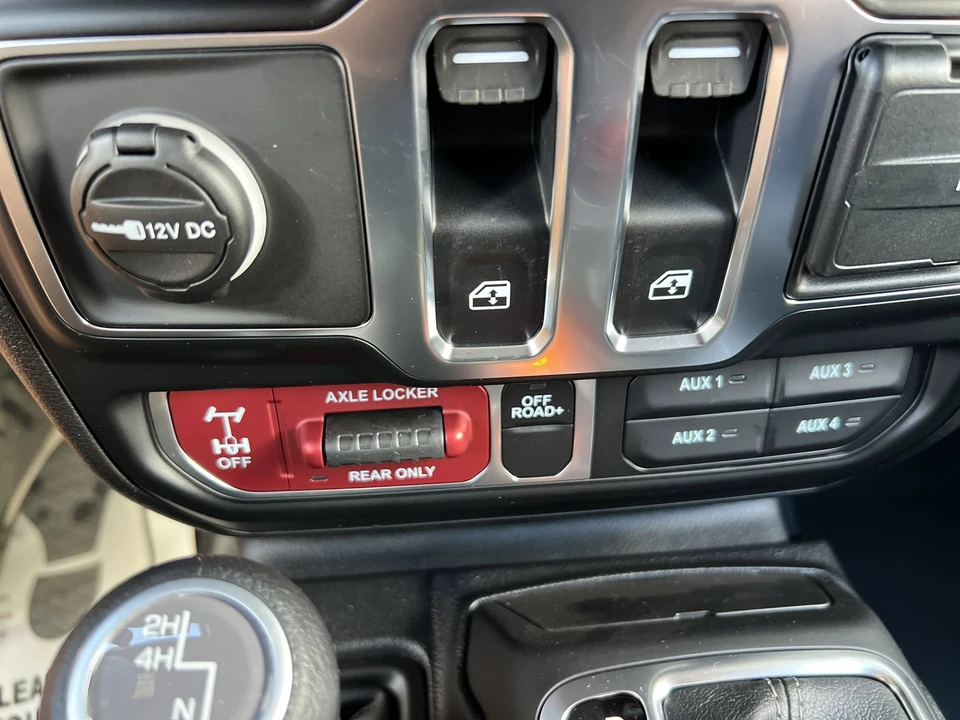 2026 Jeep JL Wrangler - Image 17 of 22