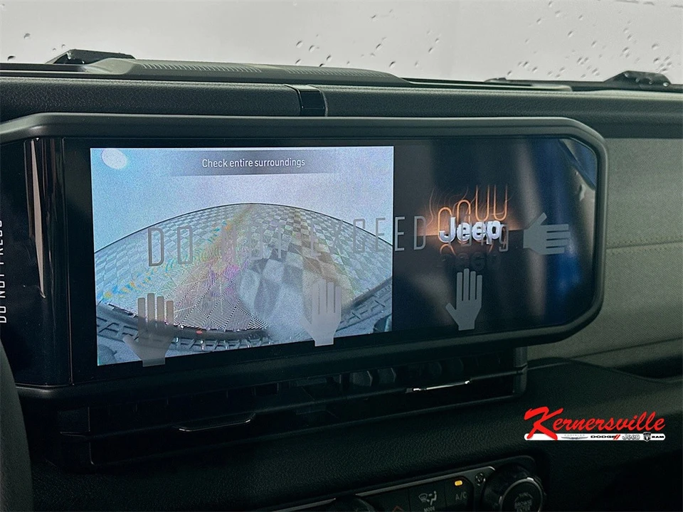2026 Jeep JL Wrangler - Image 15 of 21
