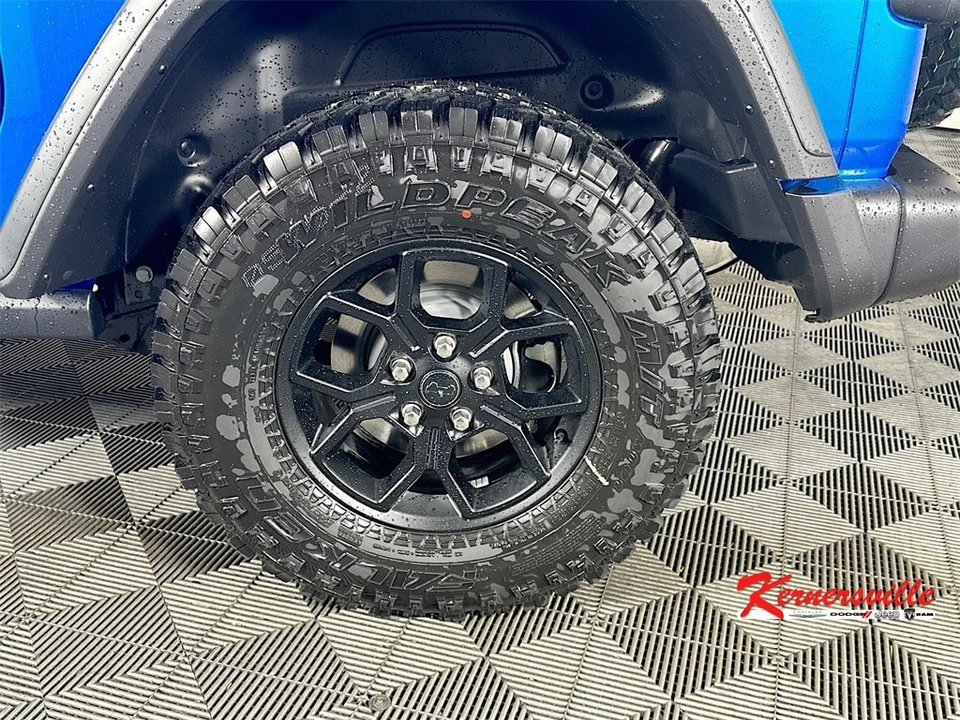 2026 Jeep JL Wrangler - Image 17 of 21
